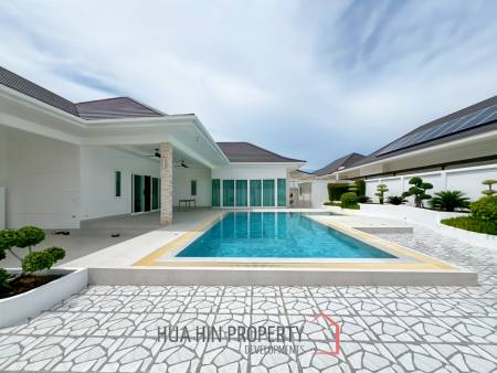 BEST DEAL : Contemporary 3-Bedroom Villa with Pool in Aria 2