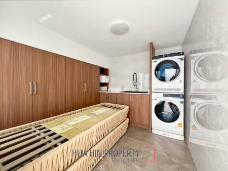 BEST DEAL : Contemporary 3-Bedroom Villa with Pool in Aria 2