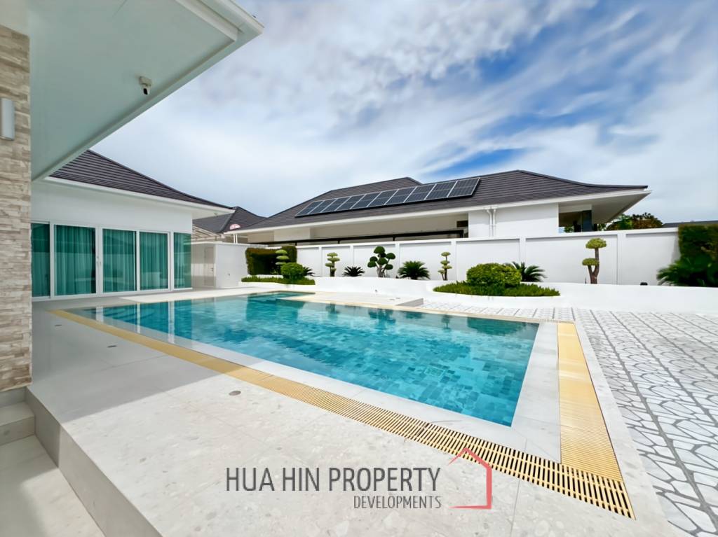 BEST DEAL : Contemporary 3-Bedroom Villa with Pool in Aria 2