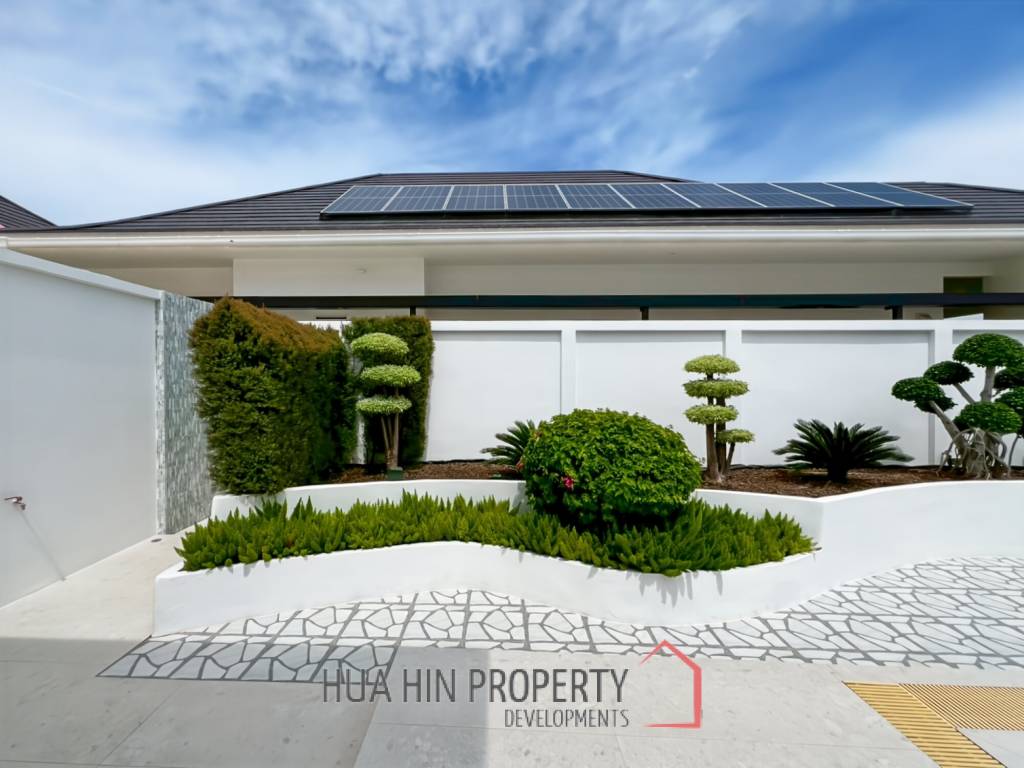 BEST DEAL : Contemporary 3-Bedroom Villa with Pool in Aria 2