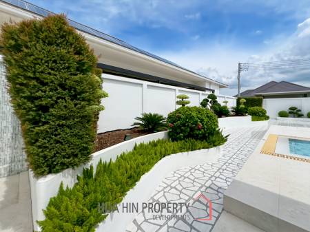 BEST DEAL : Contemporary 3-Bedroom Villa with Pool in Aria 2