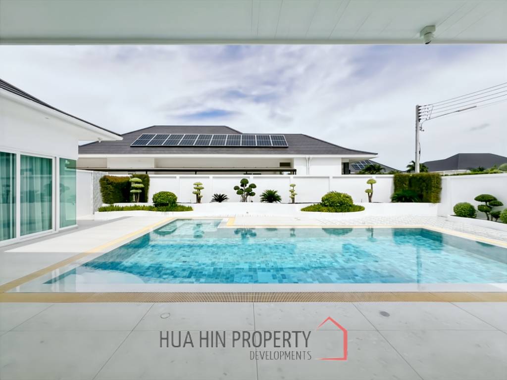 BEST DEAL : Contemporary 3-Bedroom Villa with Pool in Aria 2