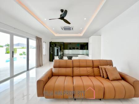 BEST DEAL : Contemporary 3-Bedroom Villa with Pool in Aria 2