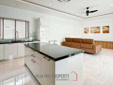 BEST DEAL : Contemporary 3-Bedroom Villa with Pool in Aria 2