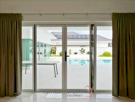 BEST DEAL : Contemporary 3-Bedroom Villa with Pool in Aria 2