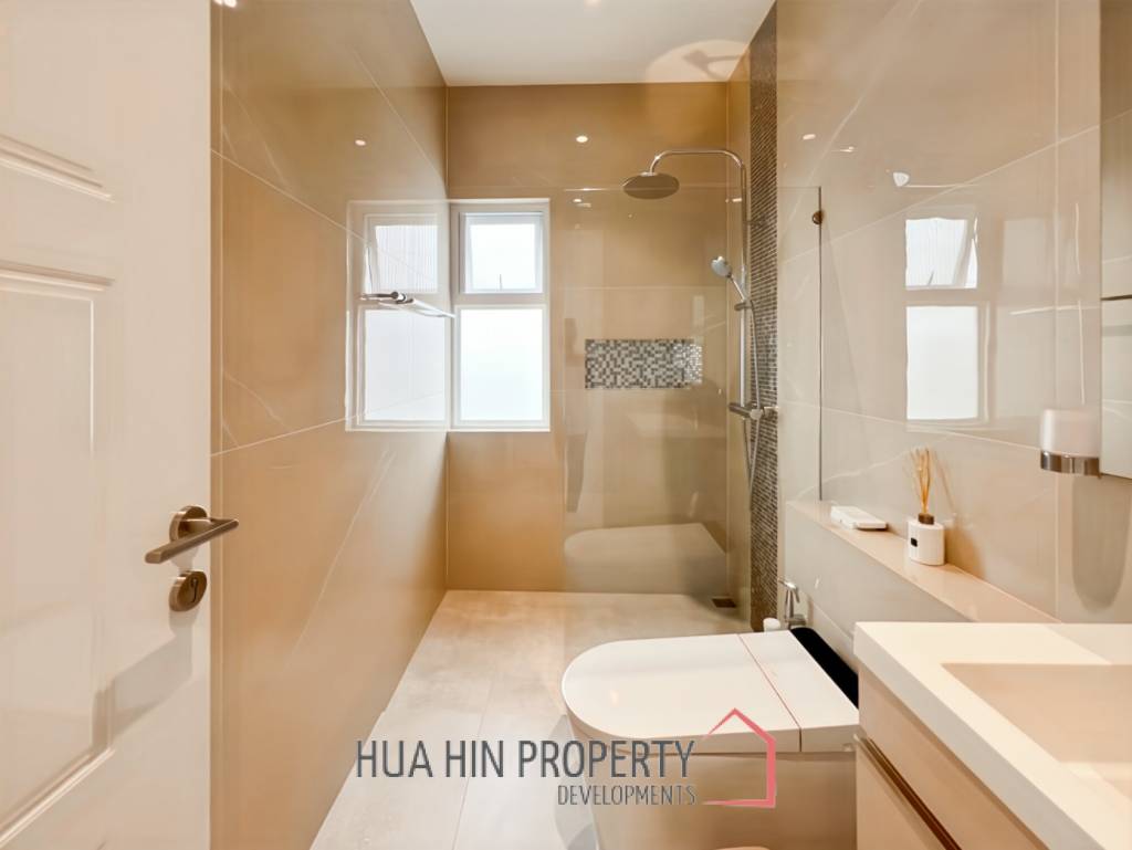 BEST DEAL : Contemporary 3-Bedroom Villa with Pool in Aria 2
