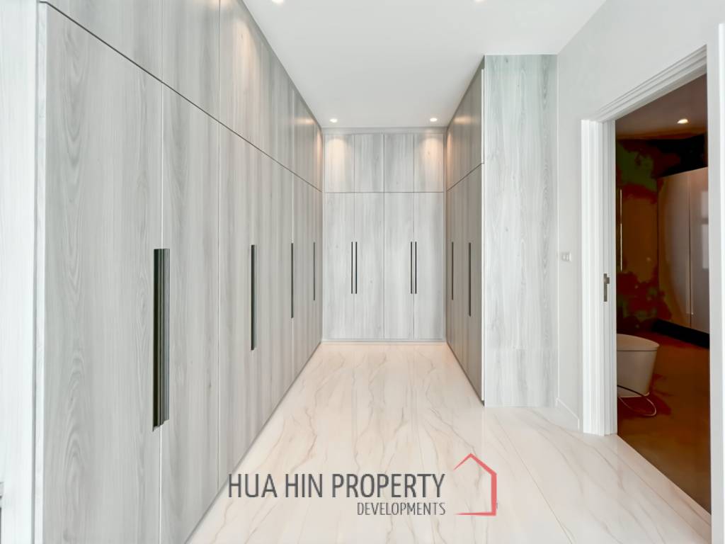 BEST DEAL : Contemporary 3-Bedroom Villa with Pool in Aria 2