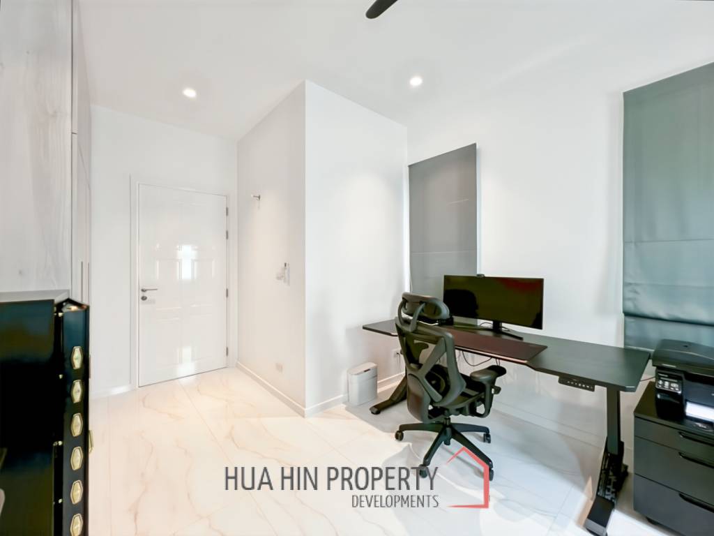 BEST DEAL : Contemporary 3-Bedroom Villa with Pool in Aria 2