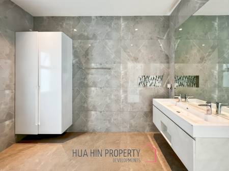 BEST DEAL : Contemporary 3-Bedroom Villa with Pool in Aria 2