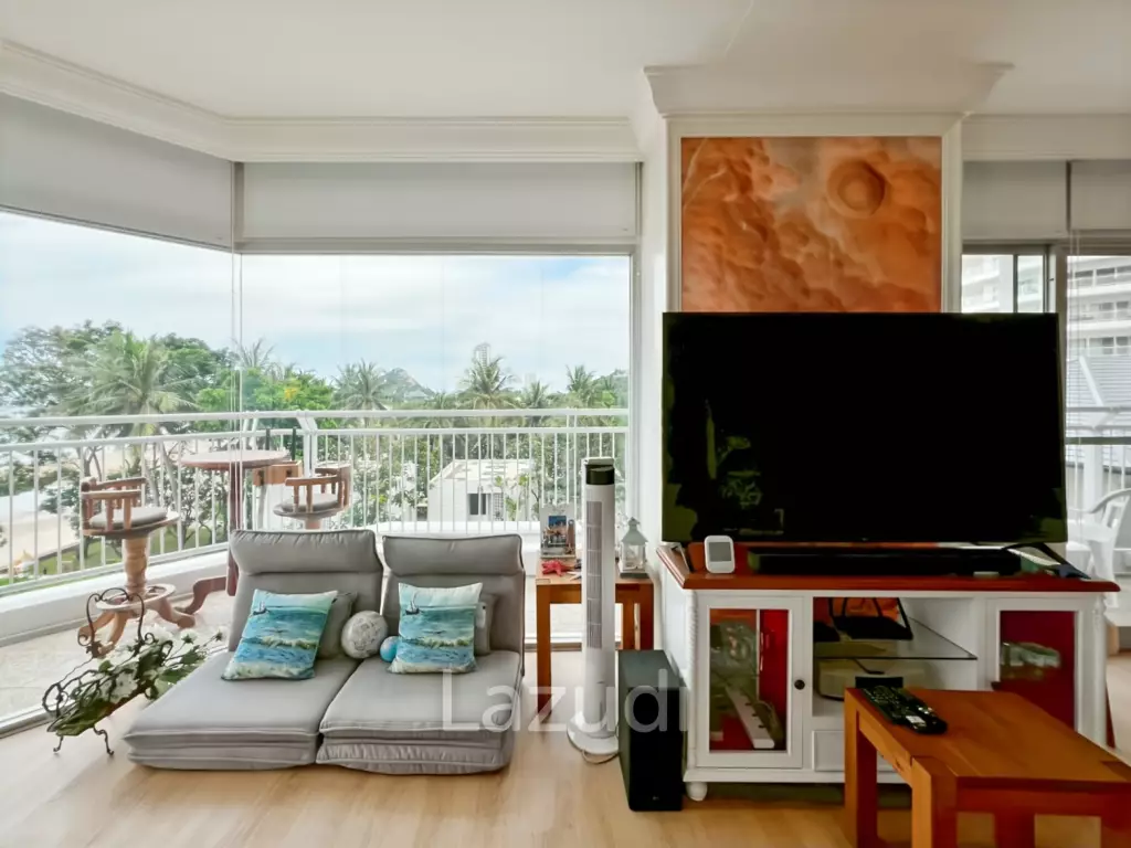 Absolute Beachfront - 2 Bedroom Condo in Baan Thew Kluen, Hua Hin