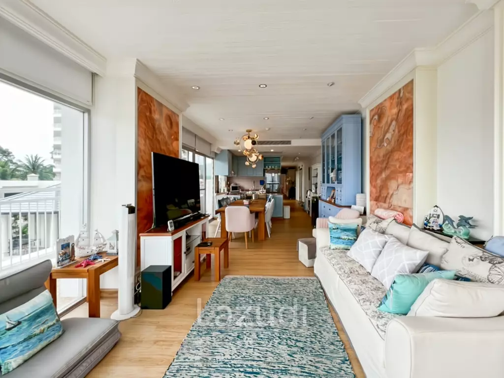 Absolute Beachfront - 2 Bedroom Condo in Baan Thew Kluen, Hua Hin