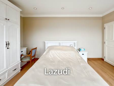 Absolute Beachfront - 2 Bedroom Condo in Baan Thew Kluen, Hua Hin