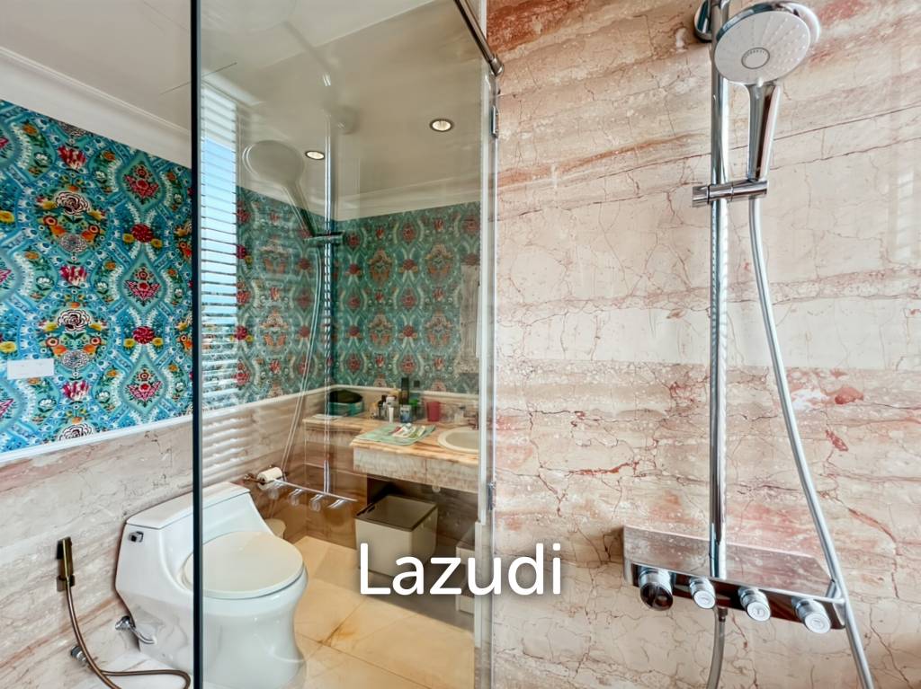 Absolute Beachfront - 2 Bedroom Condo in Baan Thew Kluen, Hua Hin