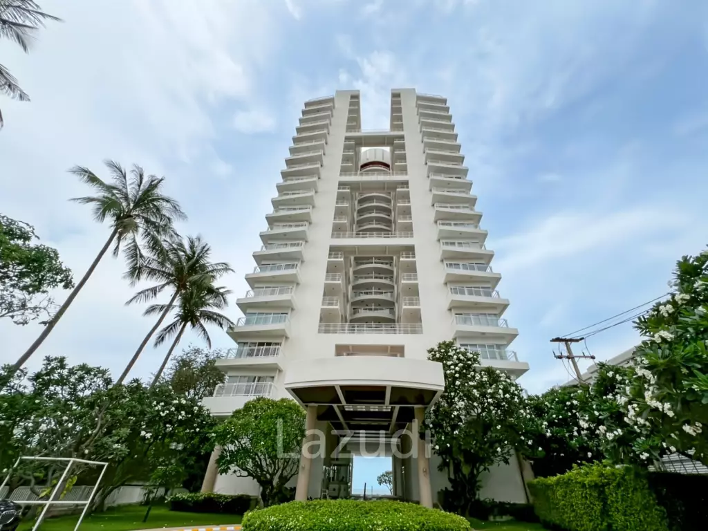 Absolute Beachfront - 2 Bedroom Condo in Baan Thew Kluen, Hua Hin