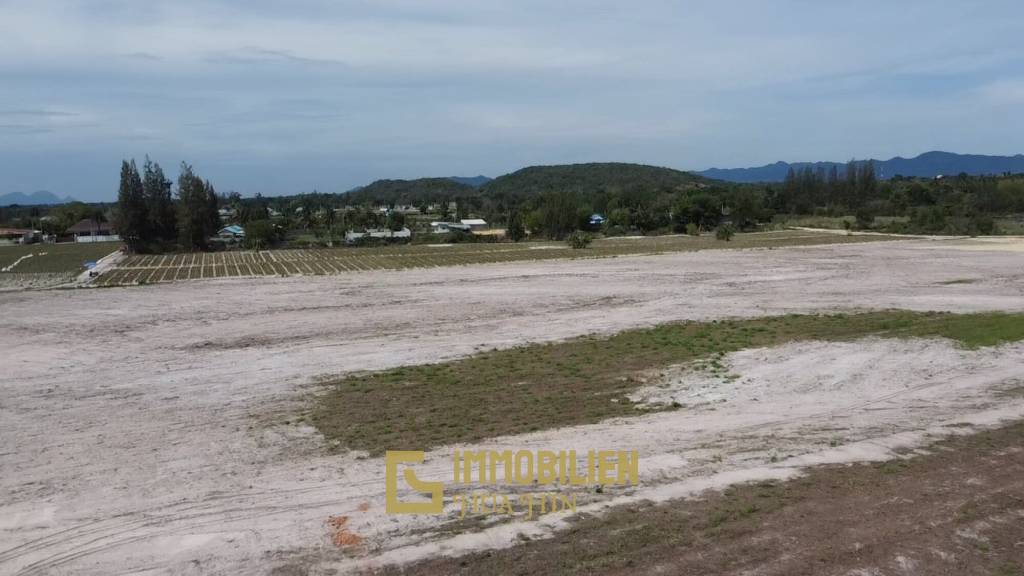 ที่ดินขนาดใหญ่เหมาะลงทุนและพัฒนา 23-3-09 ไร่ วิวภูเขาในตำบลทับใต้ หัวหิน