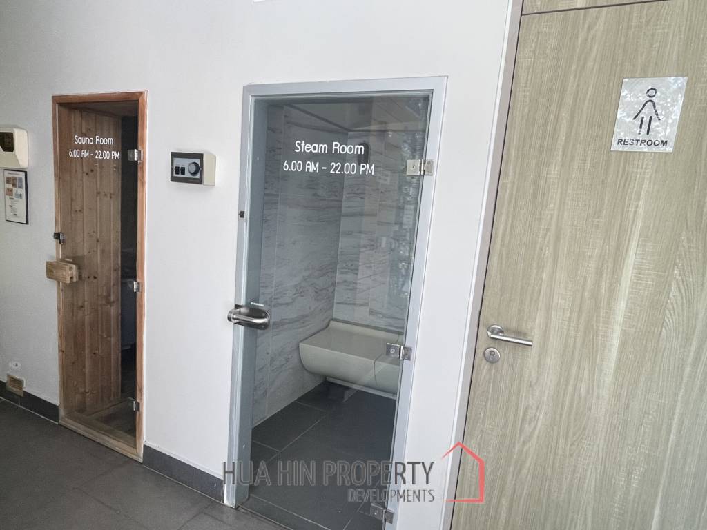 The Pine: 1 bedroom condo with sea view