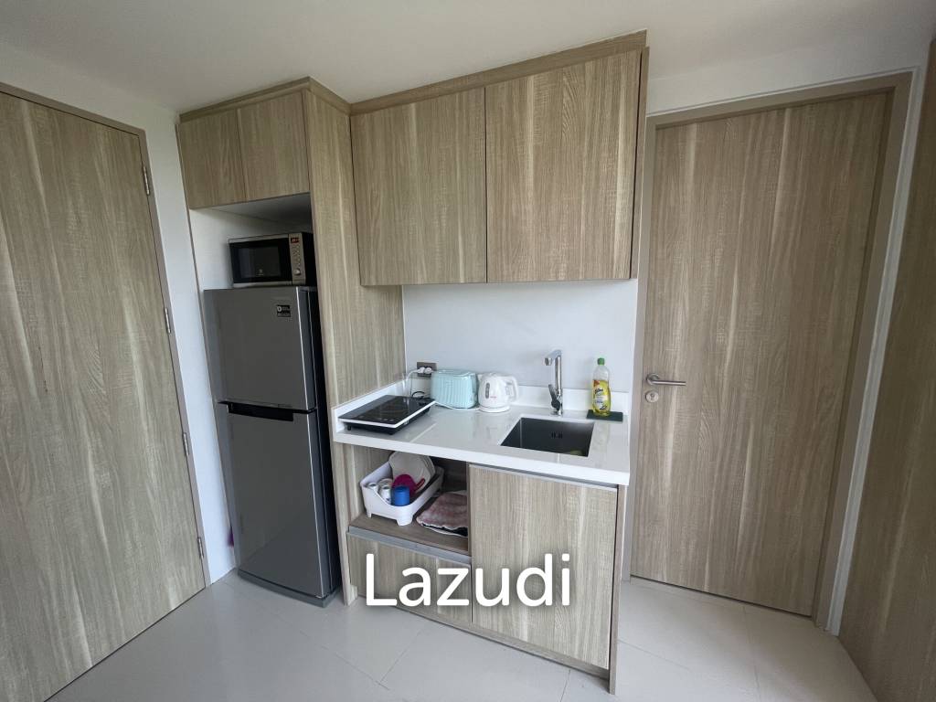 The Pine: 1 bedroom condo with sea view