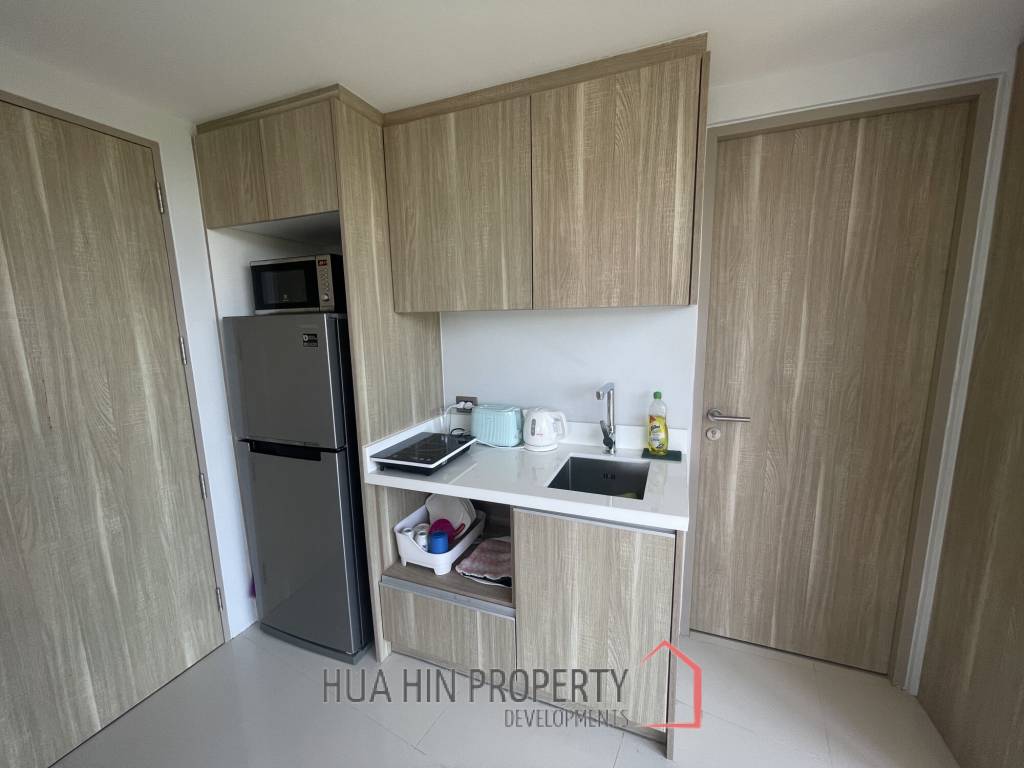 The Pine: 1 bedroom condo with sea view