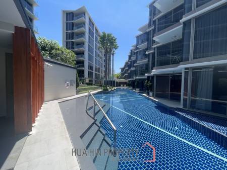 The Pine: 1 bedroom condo with sea view