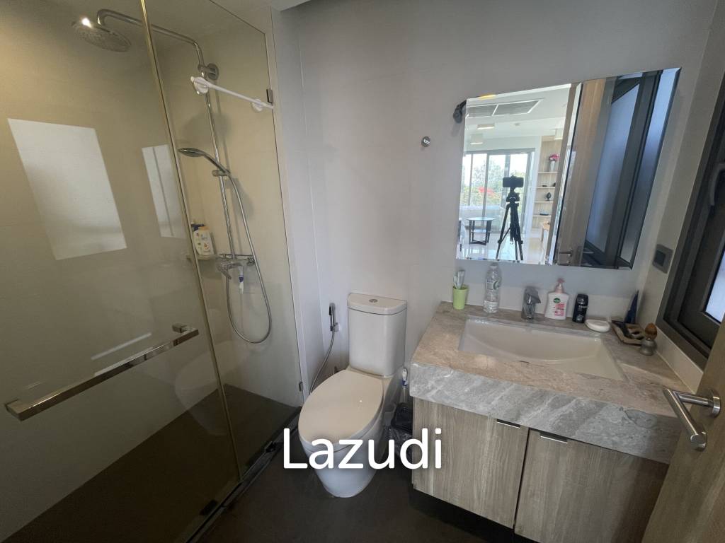 The Pine: 1 bedroom condo with sea view