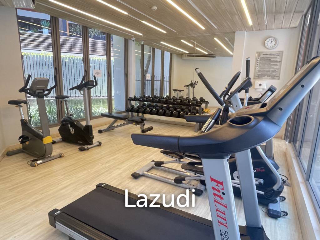 The Pine: 1 bedroom condo with sea view