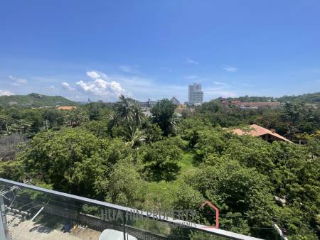 The Pine: 1 bedroom condo with sea view