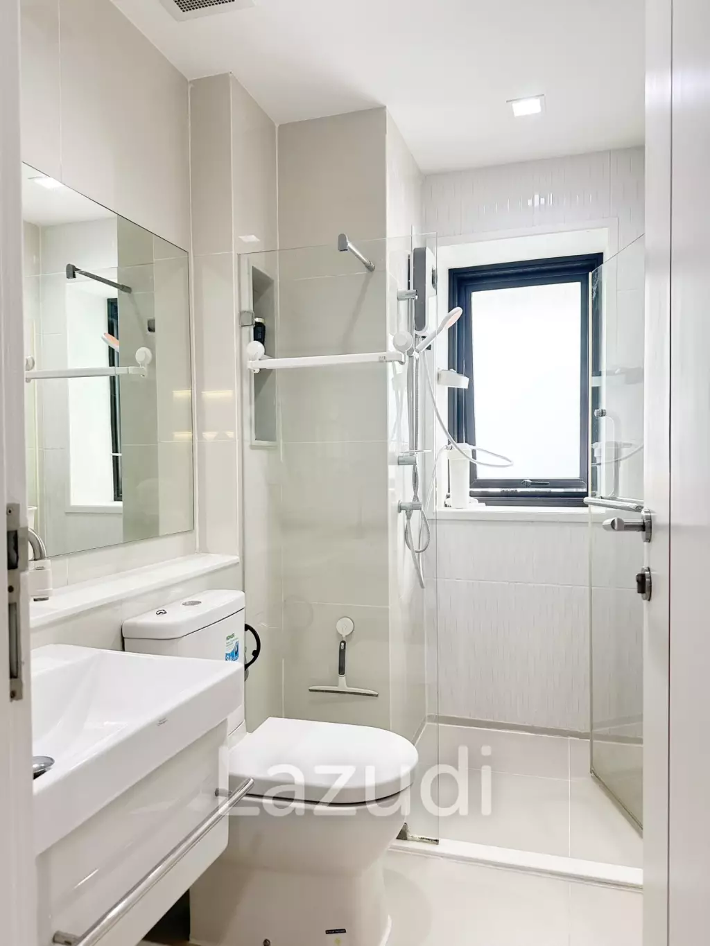 2 Bed 2 Bath 59 SQ.M LIFE Asoke - Rama 9