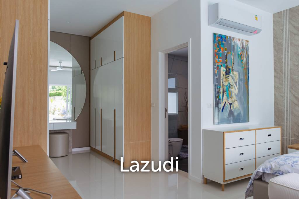 1,123 ตร.ม 3 เตียง 3 อาบน้ำ วิลล่า For ขาย