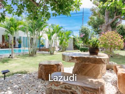 ARIA 2 :  Stunning 3 Bed Pool Villa with nice garden