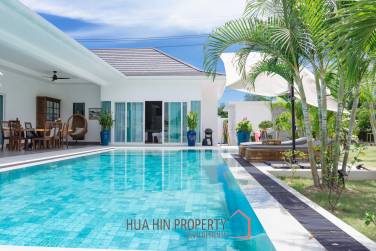 ARIA 2 :  Stunning 3 Bed Pool Villa with nice garden