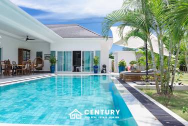 ARIA 2 :  Stunning 3 Bed Pool Villa with nice garden