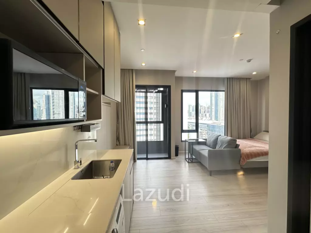 Studio 1 bathroom Condo 28 SQ.M. The Room Phayathai