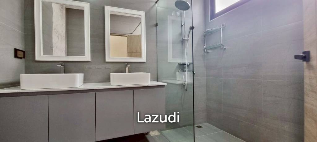 3 Beds 4 Baths 210 SQ.M. Living 21 at Mabprachan