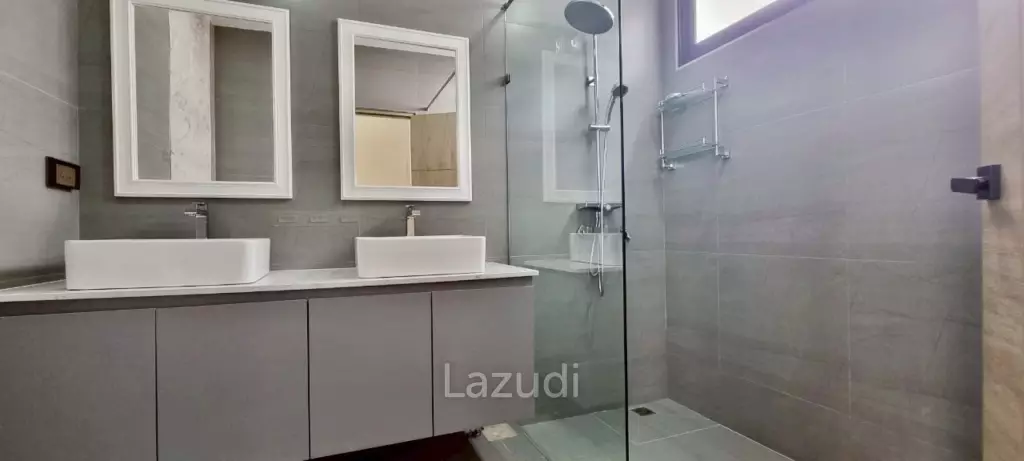 3 Beds 4 Baths 210 SQ.M. Living 21 at Mabprachan