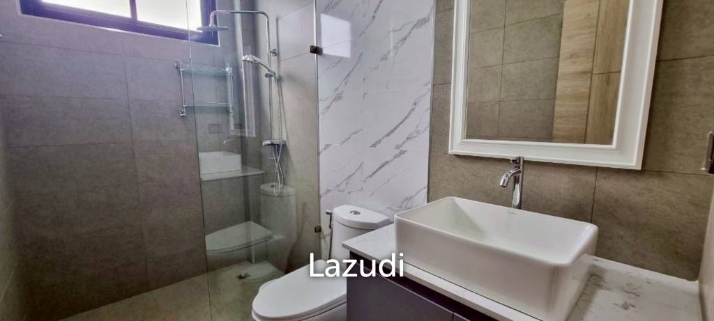3 Beds 4 Baths 210 SQ.M. Living 21 at Mabprachan