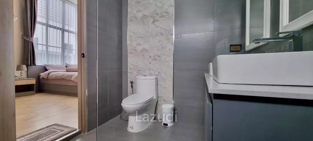 3 Beds 4 Baths 210 SQ.M. Living 21 at Mabprachan