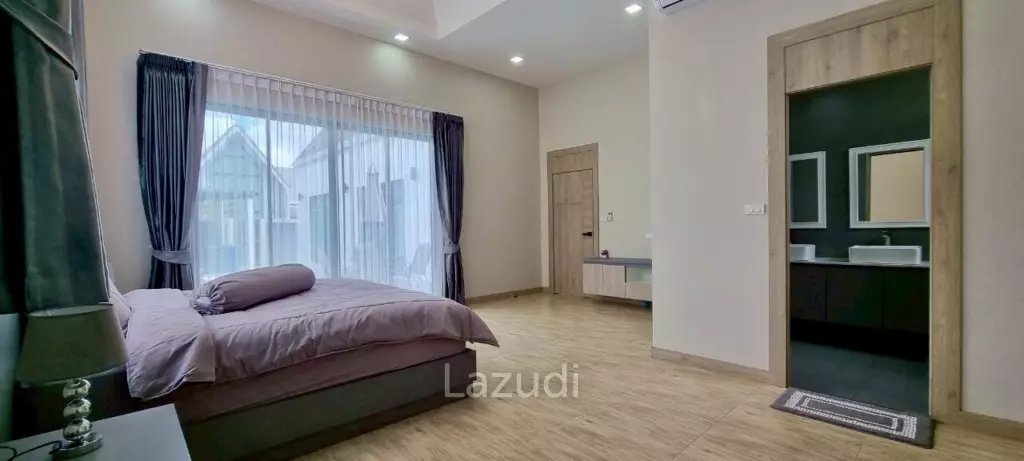 3 Beds 4 Baths 210 SQ.M. Living 21 at Mabprachan