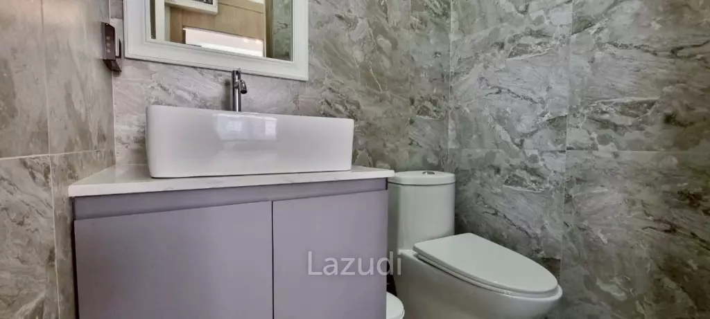 3 Beds 4 Baths 210 SQ.M. Living 21 at Mabprachan