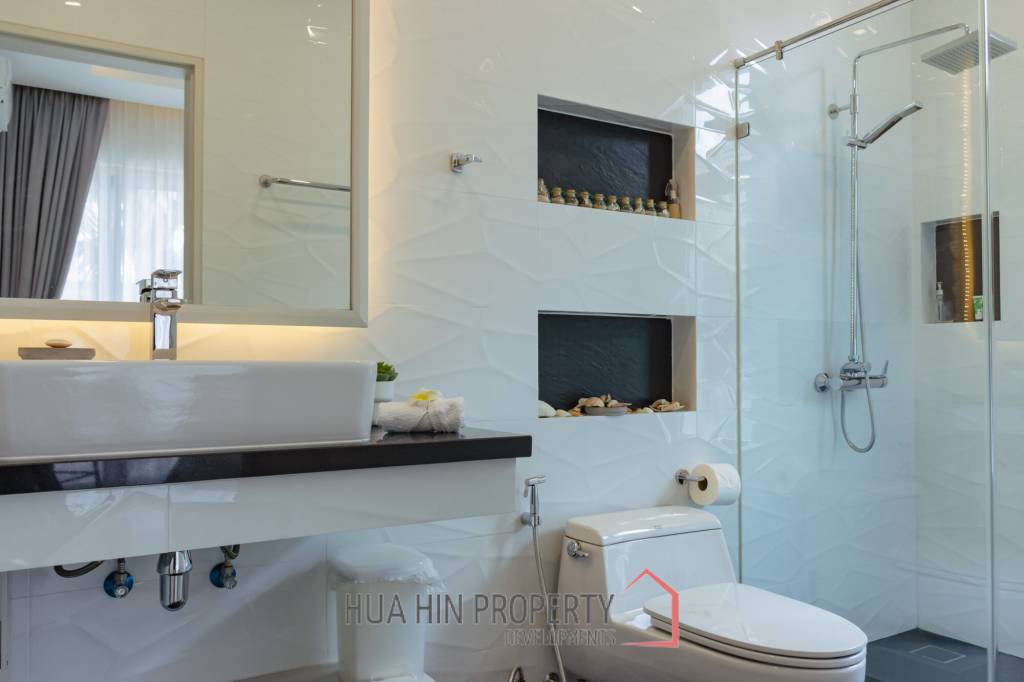 3 Bed 4 Bath 230 SQ,M Baan Phu Thara Phase 1