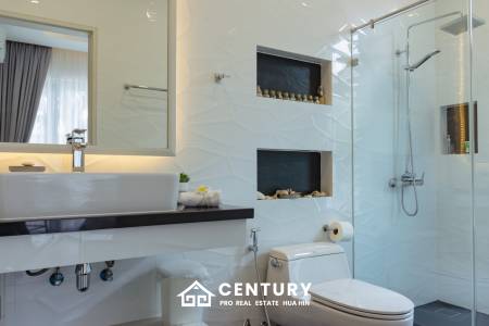 698 ตร.ม 3 เตียง 4 อาบน้ำ วิลล่า For ขาย