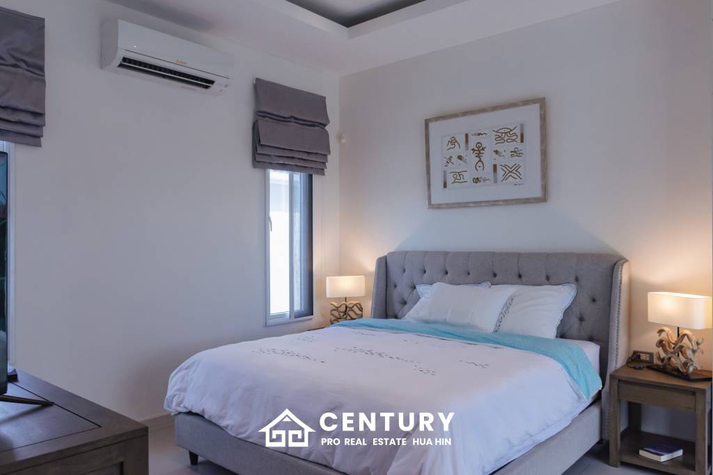 698 ตร.ม 3 เตียง 4 อาบน้ำ วิลล่า For ขาย