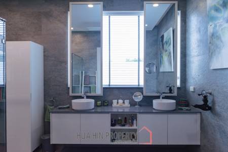3 Bed 4 Bath 230 SQ,M Baan Phu Thara Phase 1