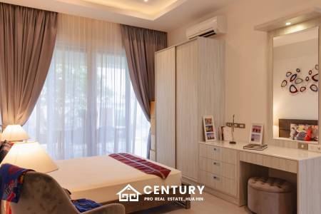 698 ตร.ม 3 เตียง 4 อาบน้ำ วิลล่า For ขาย