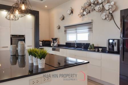 3 Bed 4 Bath 230 SQ,M Baan Phu Thara Phase 1