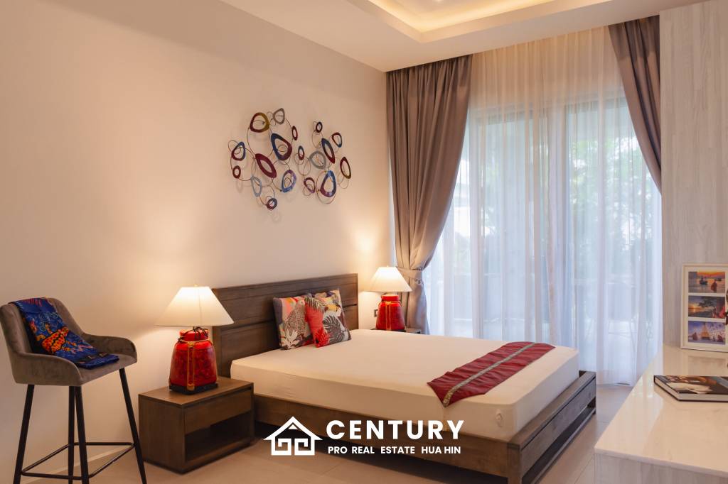 698 ตร.ม 3 เตียง 4 อาบน้ำ วิลล่า For ขาย