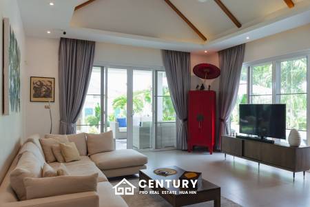 698 ตร.ม 3 เตียง 4 อาบน้ำ วิลล่า For ขาย