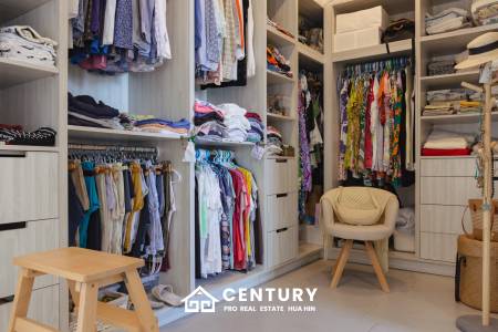 698 ตร.ม 3 เตียง 4 อาบน้ำ วิลล่า For ขาย