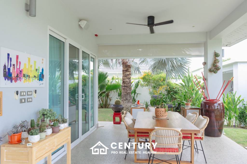 698 ตร.ม 3 เตียง 4 อาบน้ำ วิลล่า For ขาย