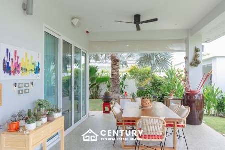 698 ตร.ม 3 เตียง 4 อาบน้ำ วิลล่า For ขาย