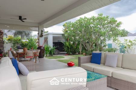 698 ตร.ม 3 เตียง 4 อาบน้ำ วิลล่า For ขาย